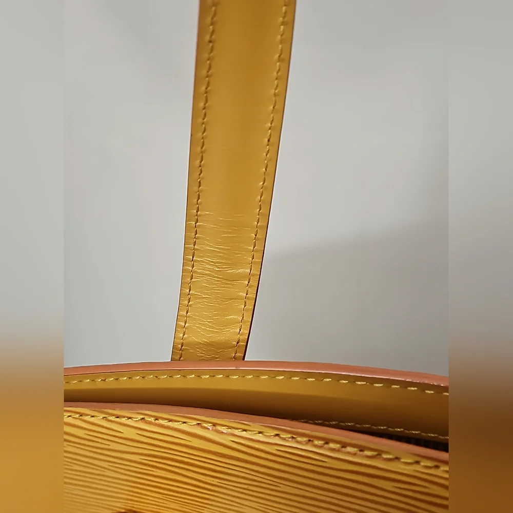 🔥😍Beautiful Condition😍🔥 Authentic Louis Vuitton Saint Jacques Epi - Picture 16 of 17